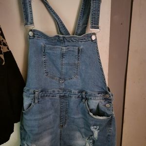 Short overalls
